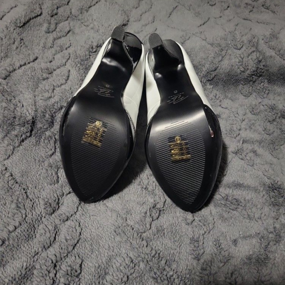 Elegant Black and White Heels - Picture 2 of 3